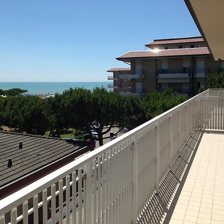 Residence Gallo - Walterigato Apartments Per Solo Famiglie Lido di Jesolo Rum bild