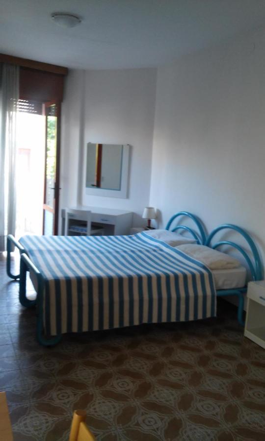Residence Gallo - Walterigato Apartments Per Solo Famiglie Lido di Jesolo Exteriör bild